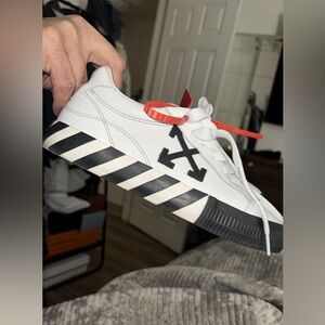 Authentic Off-White sneakers size 40